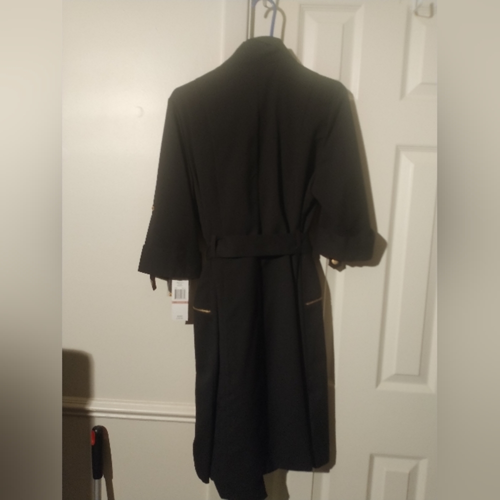 Black dress - Picture 2 of 4